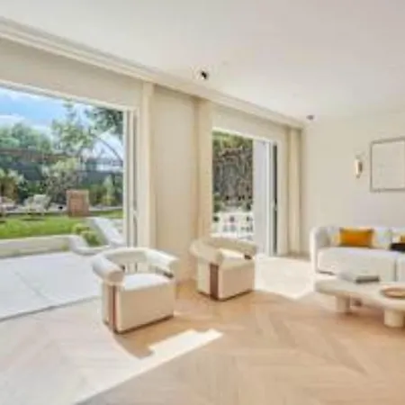 Sumptuous With Garden Arc De Triomphe Apartment *