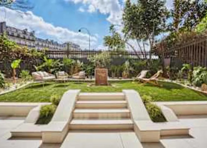 Sumptuous With Garden Arc De Triomphe