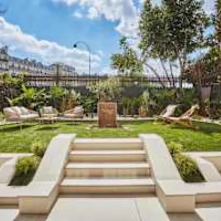 Sumptuous With Garden Arc De Triomphe