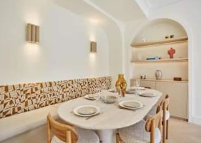 Sumptuous With Garden Arc De Triomphe *